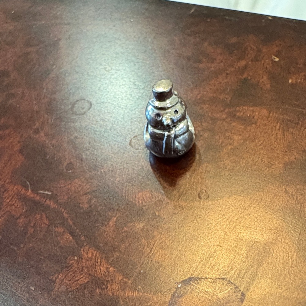 Charming Silver Snowman Carm